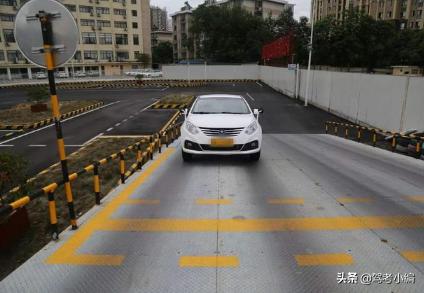 科目二坡道起步熄火原因及方法,手动挡科目二坡道起步如何不熄火