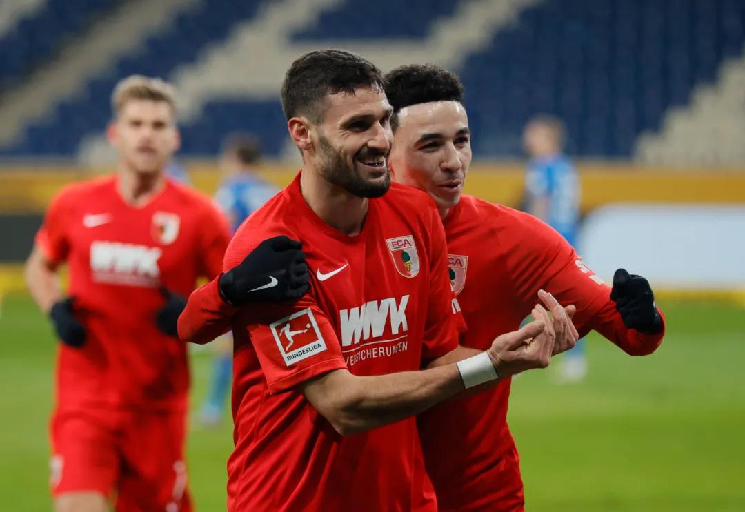 世一锋莱万,世一锋集锦