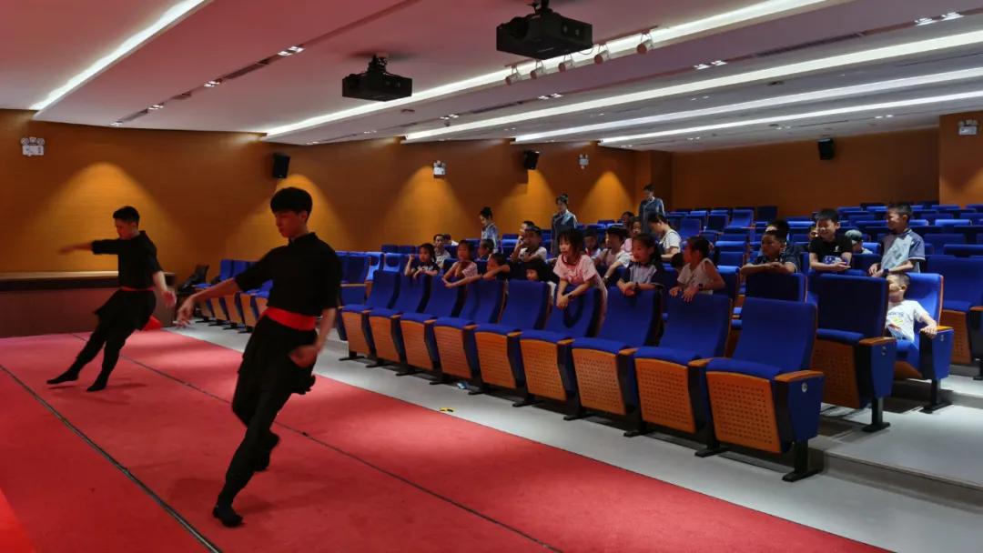 寒假在托管班的一天300字,假期托管班一日三餐