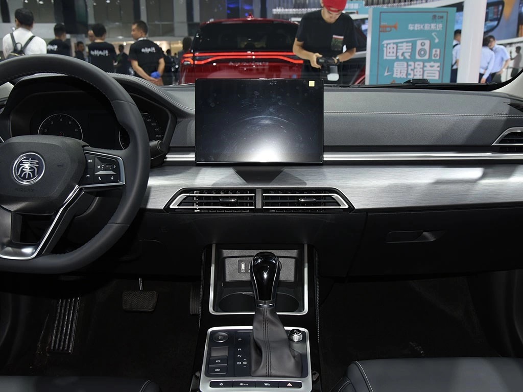 越级挑战旗舰价格表,越级挑战奔驰