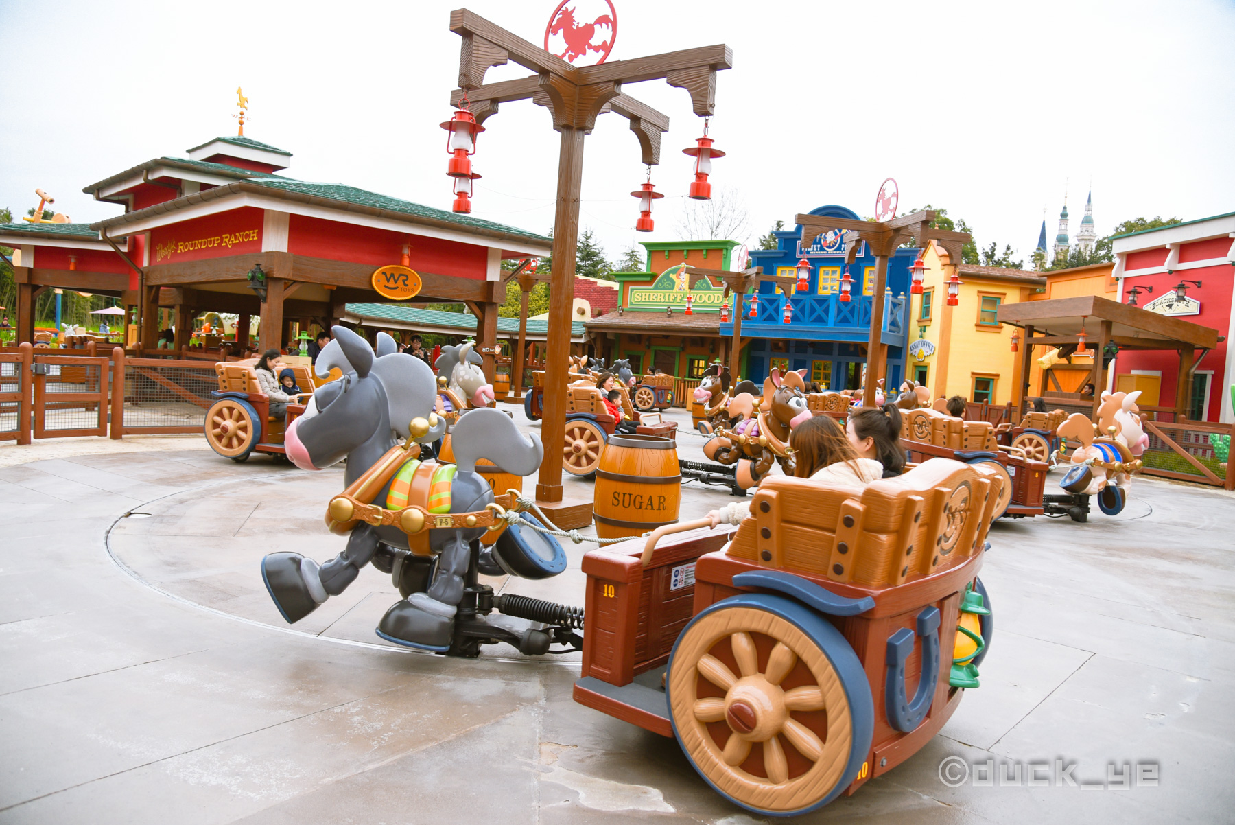 上海迪士尼两晚一天攻略,如何六日玩转上海迪士尼