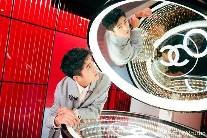 刘昊然用的香水,12星座女士适合用什么香水