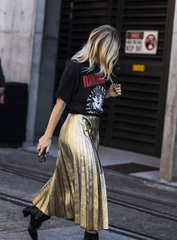 一条一年四季都能穿的万能百褶裙 (早春穿上这件百褶裙又仙又时髦)