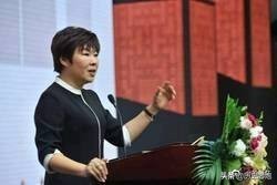 于丹被学生轰下台完整版,被学生轰下台的于丹现状如何