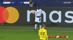 热刺曼城欧冠孙兴慜越位进球,热刺界外球破门