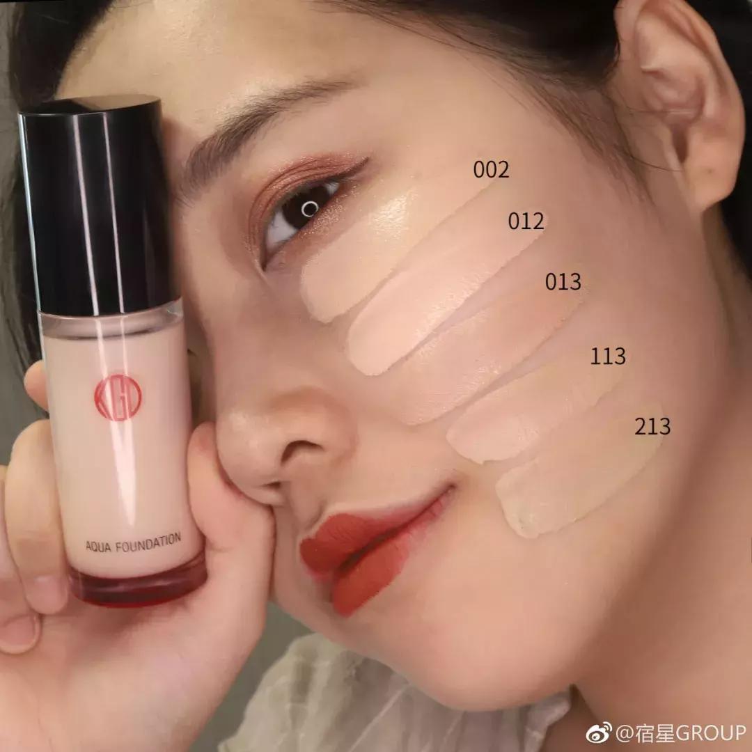 倪妮同款粉底液,杨幂倪妮穿出摩登风情