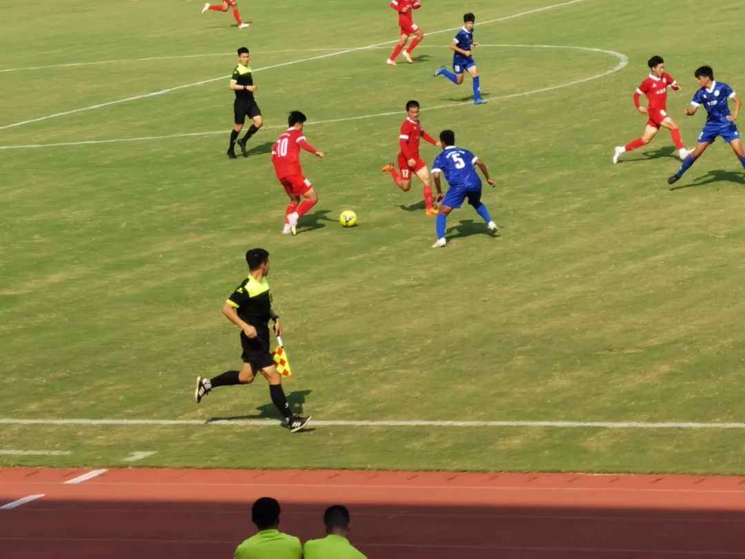 江阴足球比赛,冠军足球