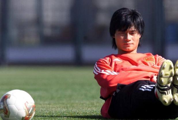 高位逼抢厉害球员,高位逼抢和传控足球