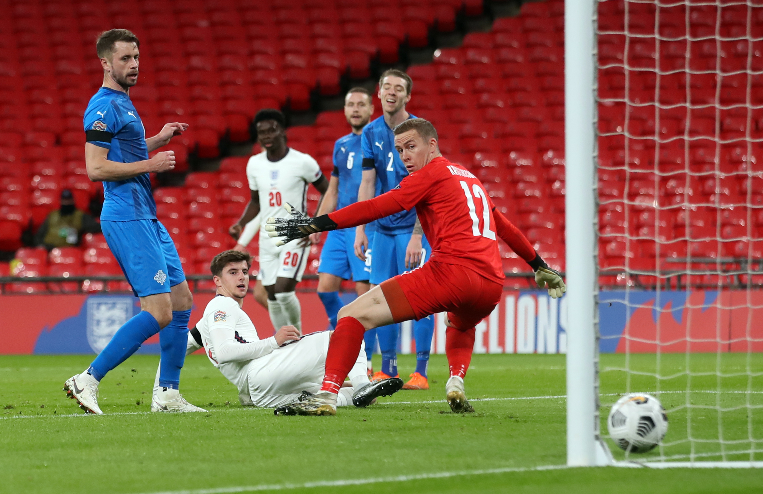 曾经被“吹爆天”的冰岛足球怎么突然不香了？