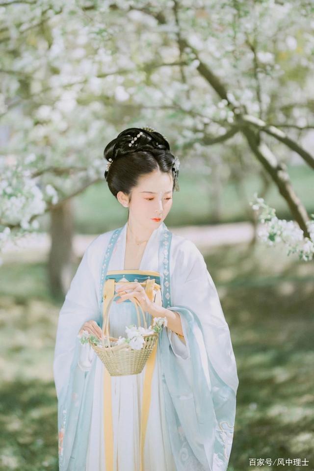 中国风古装汉服仙气襦裙方领齐胸,汉服魏晋古装交领齐腰襦裙中国风