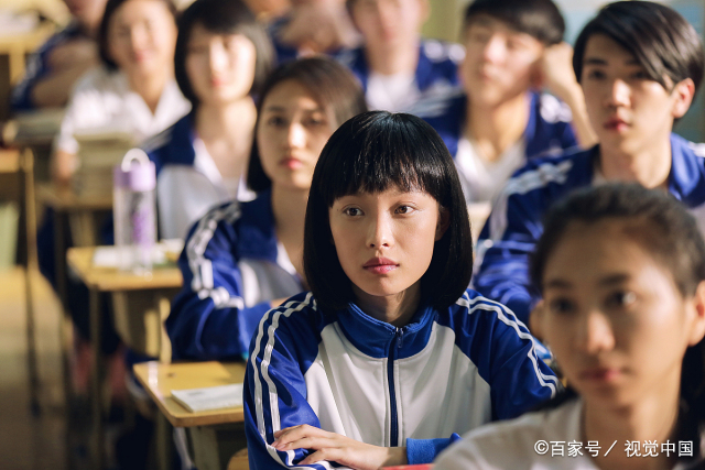 初中生攀比名牌鞋怎么引导,学生穿着攀比现象怎么处理