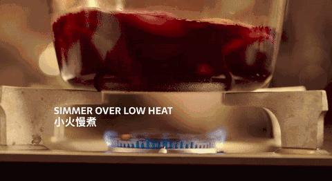 做了一锅热红酒，端出去一分钟就被抢光了……