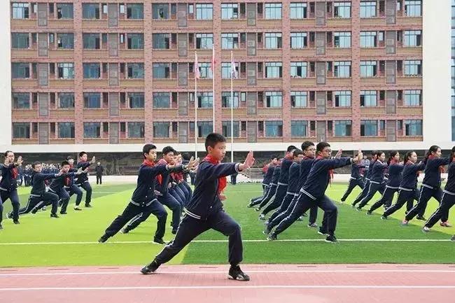 两江新区新建两江巴蜀中学,两江巴蜀中学和两江巴蜀学校