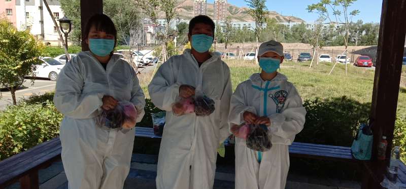 乌鲁木齐“仓盛社区送”爱心水果,情系抗疫一线社区志愿者