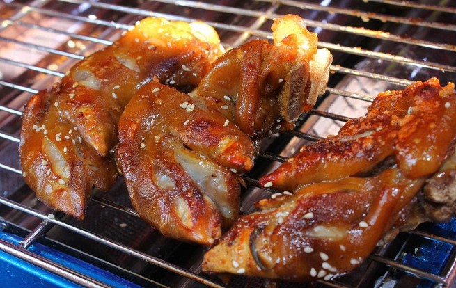 特色烤猪蹄的做法,烤猪蹄卤猪蹄适合开店还是摆摊