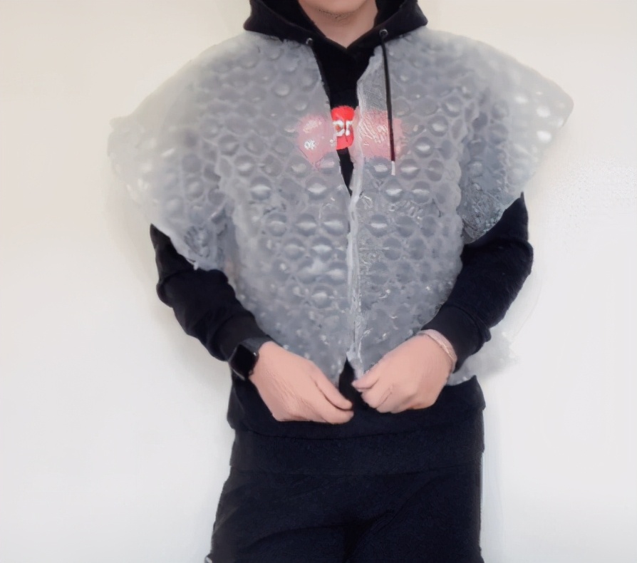 lv充气外套有人买吗,为什么lv的充气外套那么贵