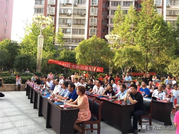 金秋助学帮87名学子圆梦,金秋助学助力贫困学子圆梦