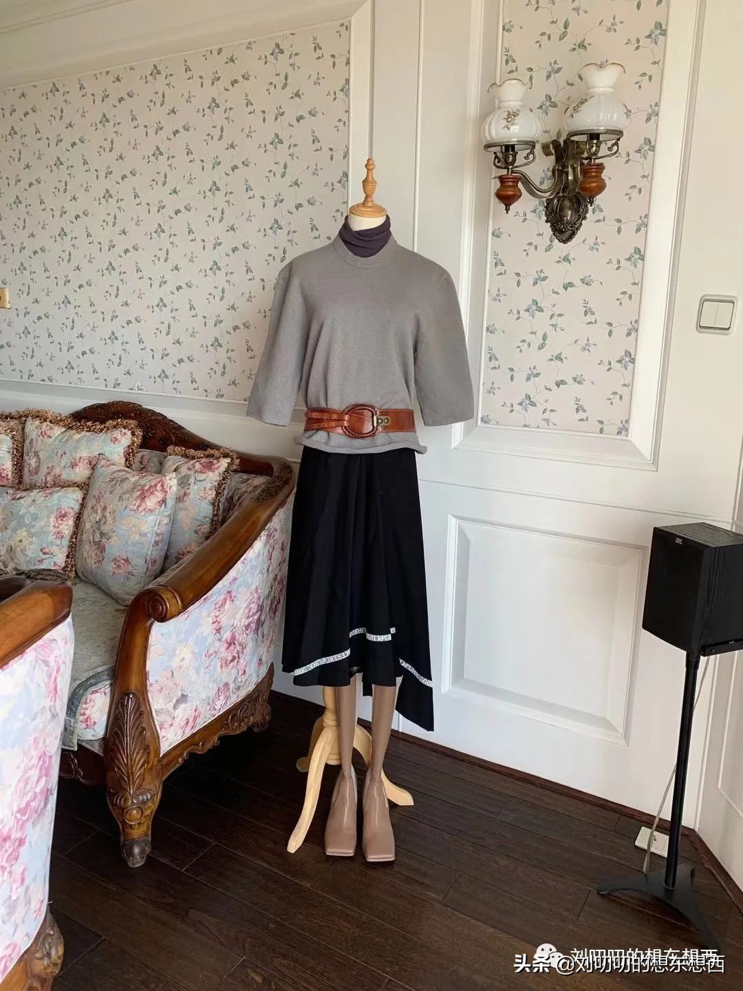 肩宽背厚120斤女生怎么穿显瘦,肩宽后背宽怎么穿显瘦