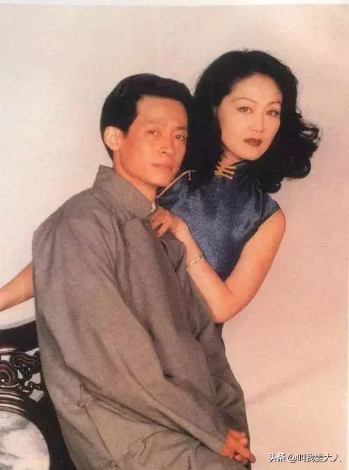 赶走徐帆、抛弃江珊后，他与她奉子成婚，12岁儿子撞脸易烊千玺