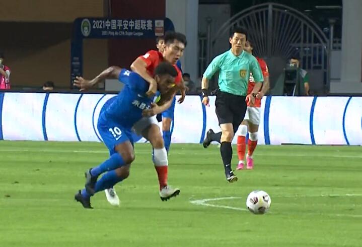 郑智中超十大犯规,郑智中超争议判罚