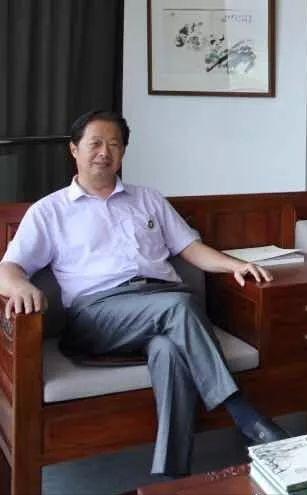 五月绿洲,六月的绿洲