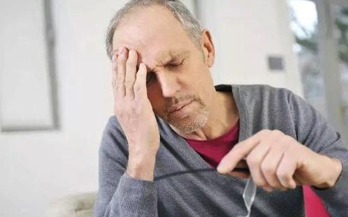 脑梗的前兆有哪些症状年轻人,脑梗初期症状为什么容易被人忽略