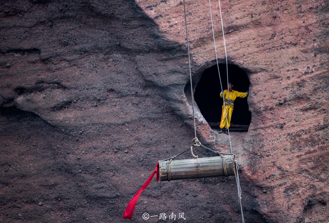 龙虎山悬棺千年古尸,龙虎山悬崖墓葬在哪里