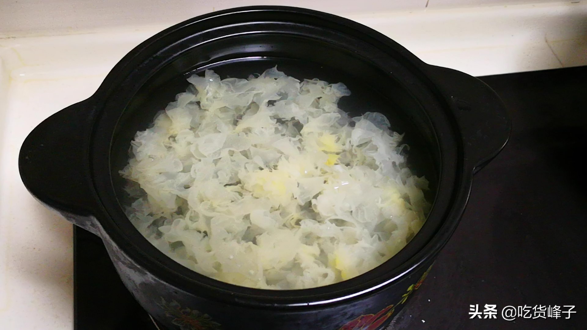 煮银耳防止溢出,煮银耳记住两点出胶快