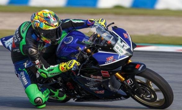 王一博赛车摔车饭拍,王一博赛车摔车事件时间