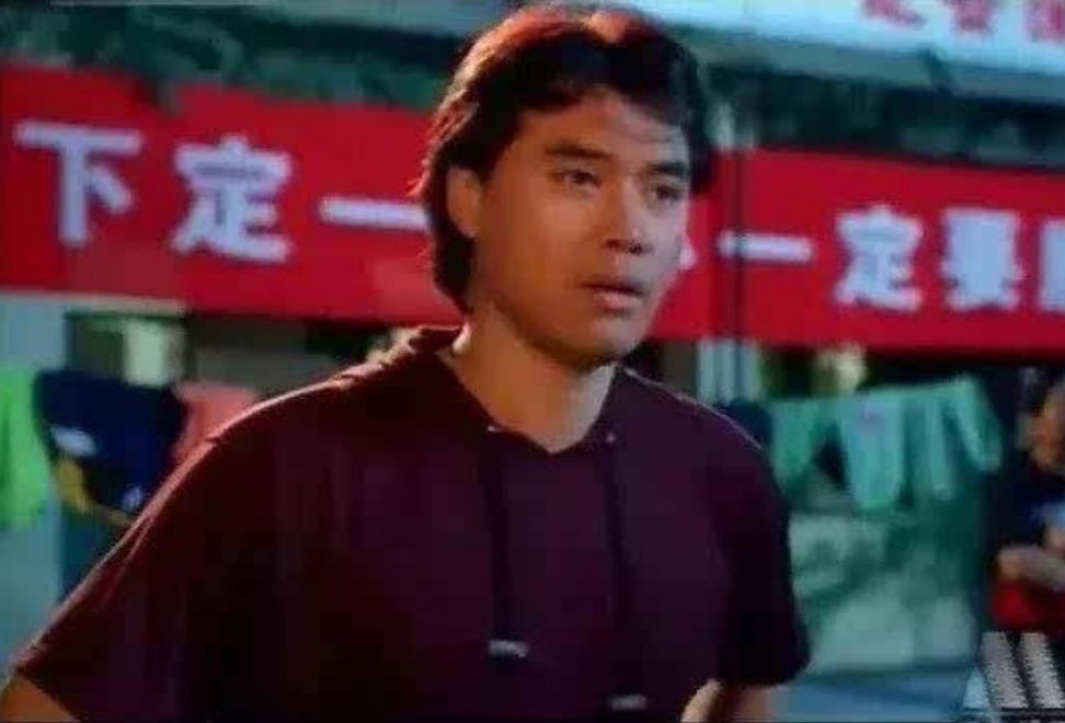 中国足球最强守门员,中国足球守门员喝水