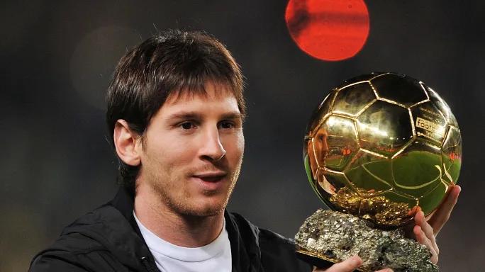 对过去25年的所有金球奖得主进行排名，2012年的梅西夺魁