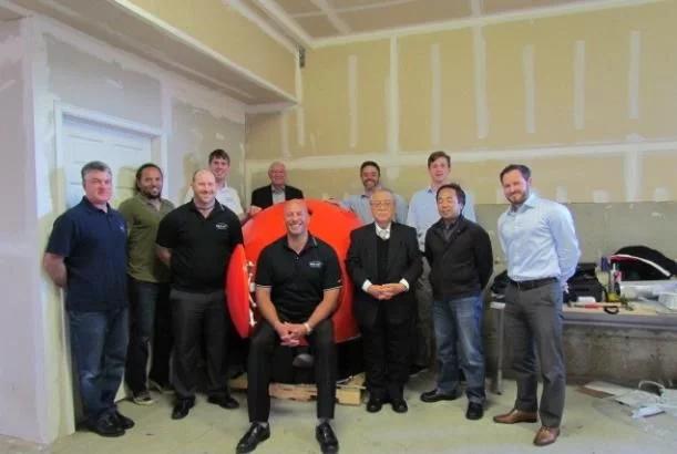 大叔发明末日救护舱,53岁大叔造末日救生舱全集