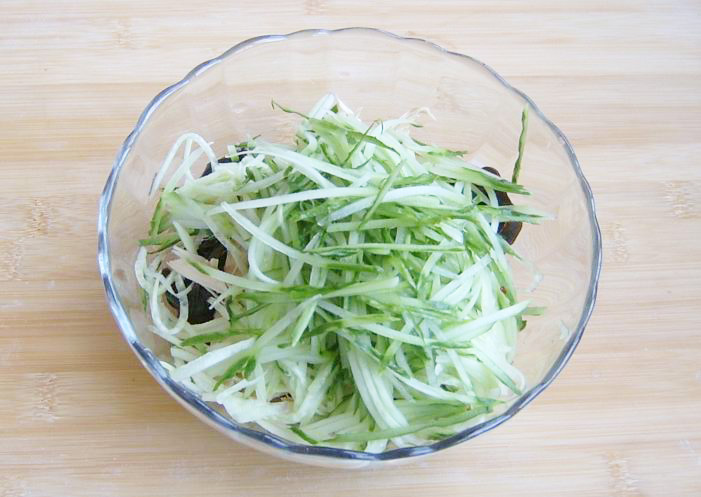 木耳要烧几分钟才会熟,木耳怎样才能煮得软烂