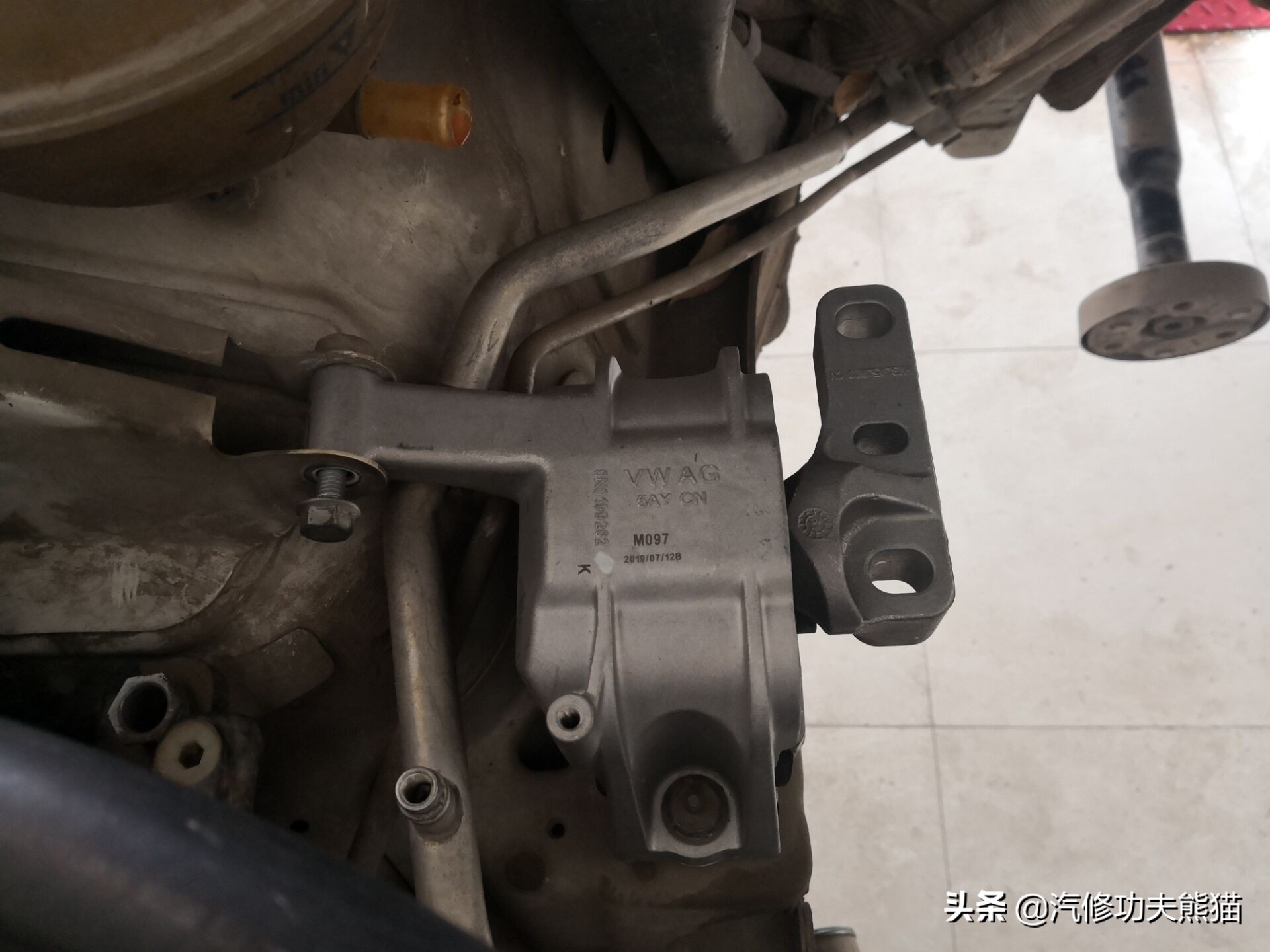 大众途观发动机烧机油维修多少钱,2010款大众途观严重烧机油