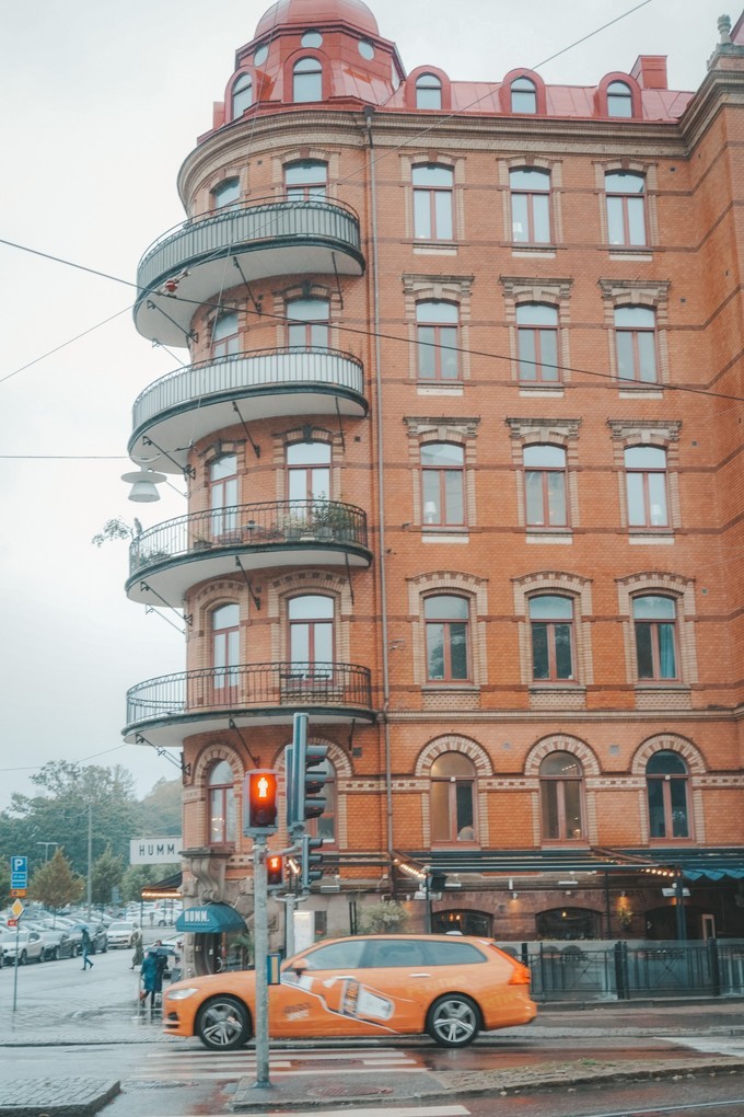 去哥德堡需要带当地钱吗,去卡塔尔必买