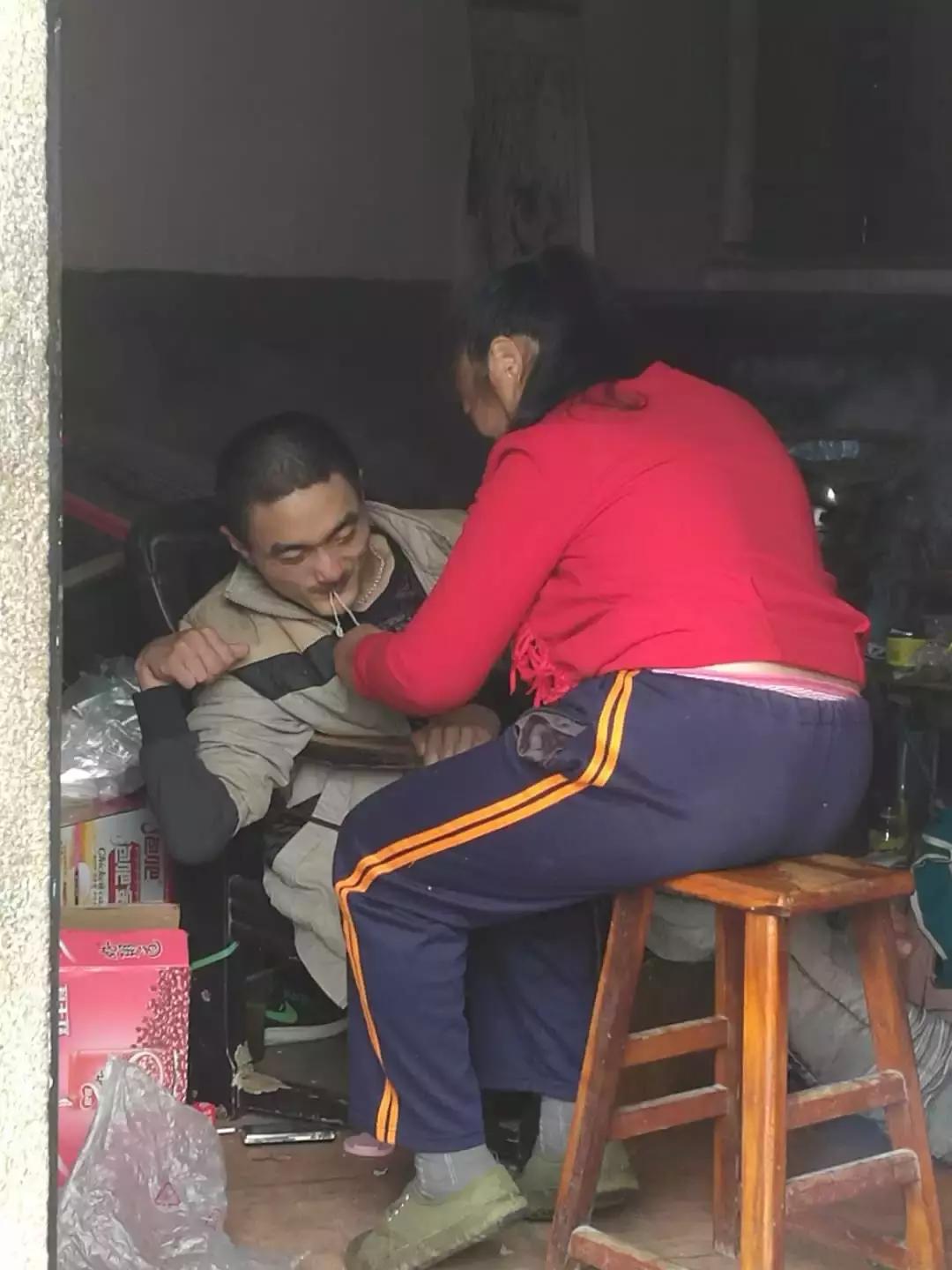 妻子残疾儿子脑瘫,丈夫残疾妻子脑瘫