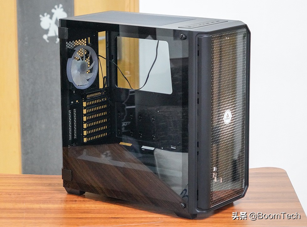不对称设计点缀安钛克NX1000机箱体验