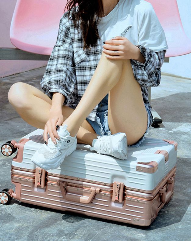 鳄鱼恤轻时尚休闲,鳄鱼恤折扣包包