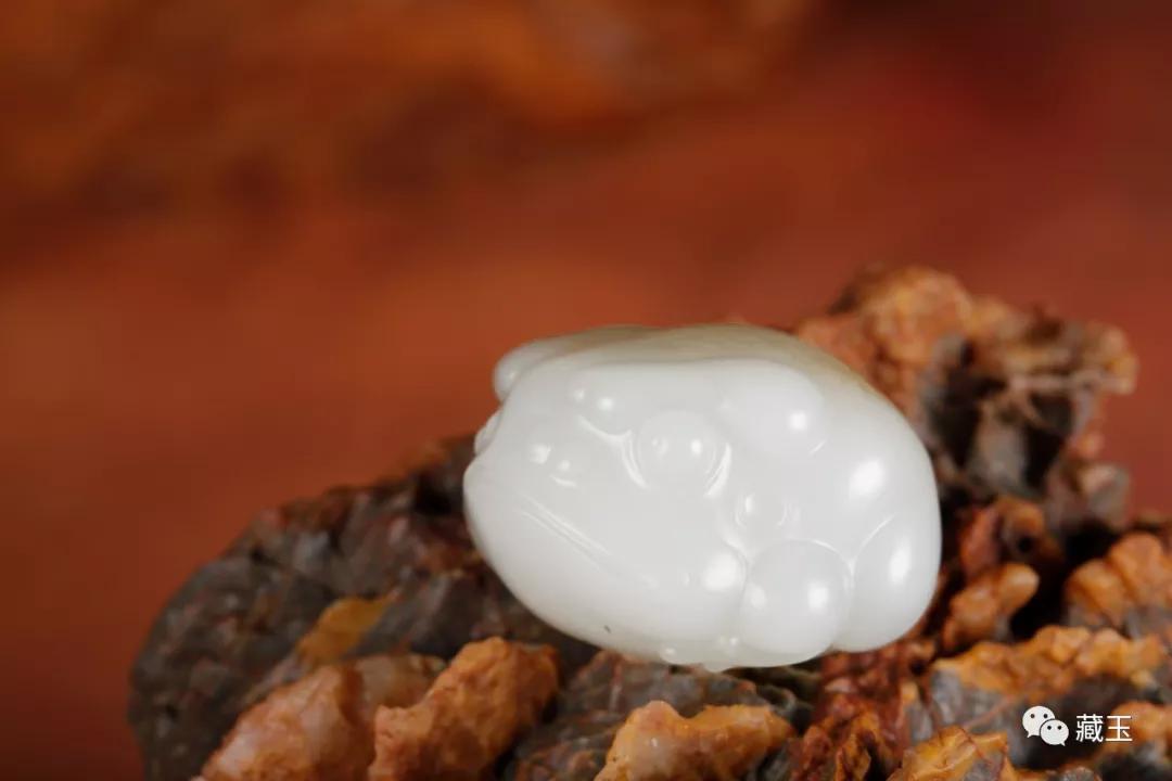 玩和田玉原石的好处,玩玉能让我们的内心更清静