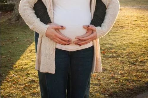 怀孕早期宝妈各种担心,怀孕初期妈妈很紧张