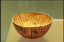 工人意外发现“天下金银第一窖”，窖藏体积虽小，器物却摆放整齐