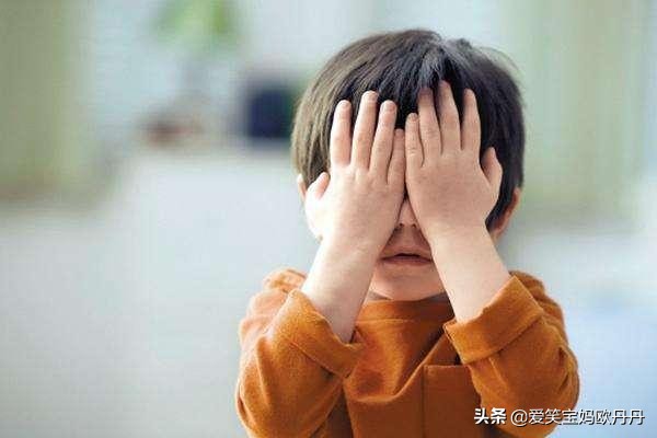 孩子撒泼哭闹家长如何正面管教,对于任性的孩子家长如何教育