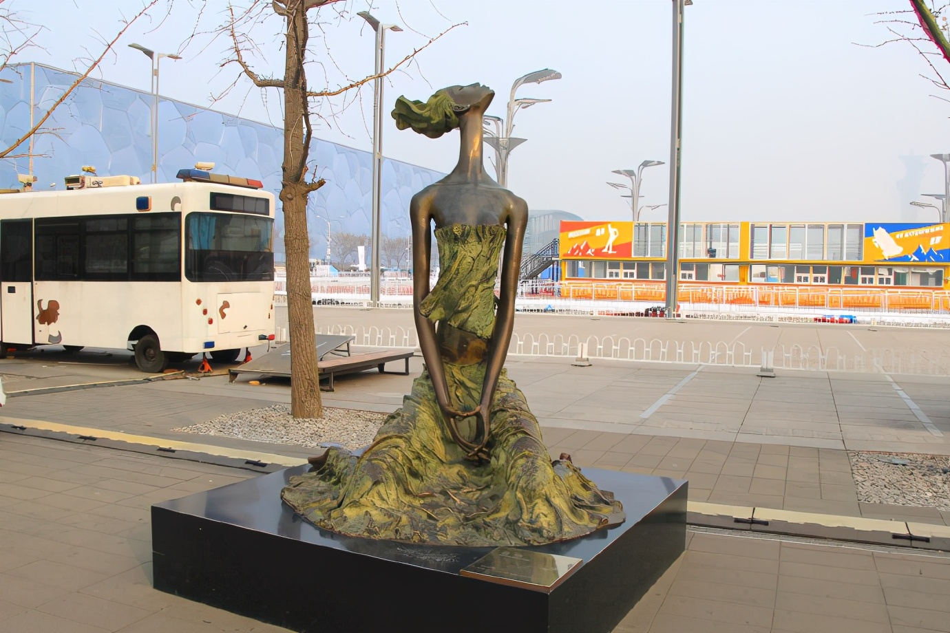 北京鸟巢附近雕塑,鸟巢雕塑效果图