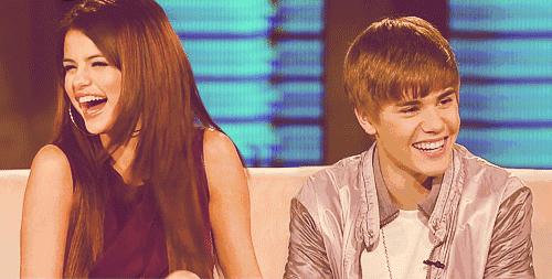 贾斯汀比伯浪了一圈归来还是少年,贾斯汀比伯晒自曝右脸面瘫