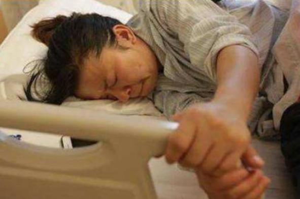 为啥顺产的时候孕妇不能用力过猛,分娩时孕妇都会经历这三种尴尬事