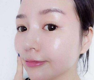 别人乳液一擦很水润，你用乳液却油腻，这3个错误太大意了