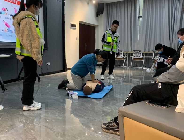 心脏的律动—智能工程学院蓝天应急救助志愿服务第38期活动
