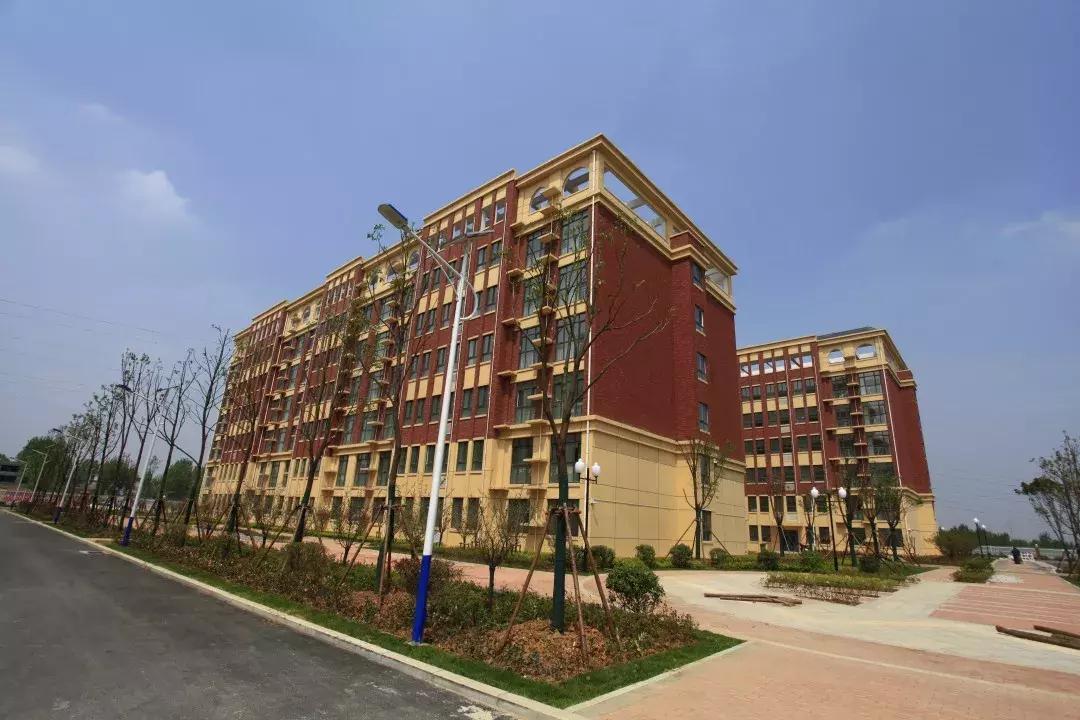 南阳第2完全学校,南阳第三个完全学校