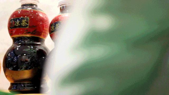 把整颗人参怼进龟苓膏里！论养生，还是深圳人厉害