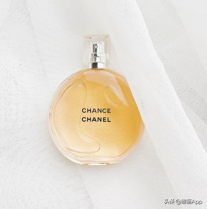 闻了让人上瘾的香水 (女生闻了上瘾的橘味香水)